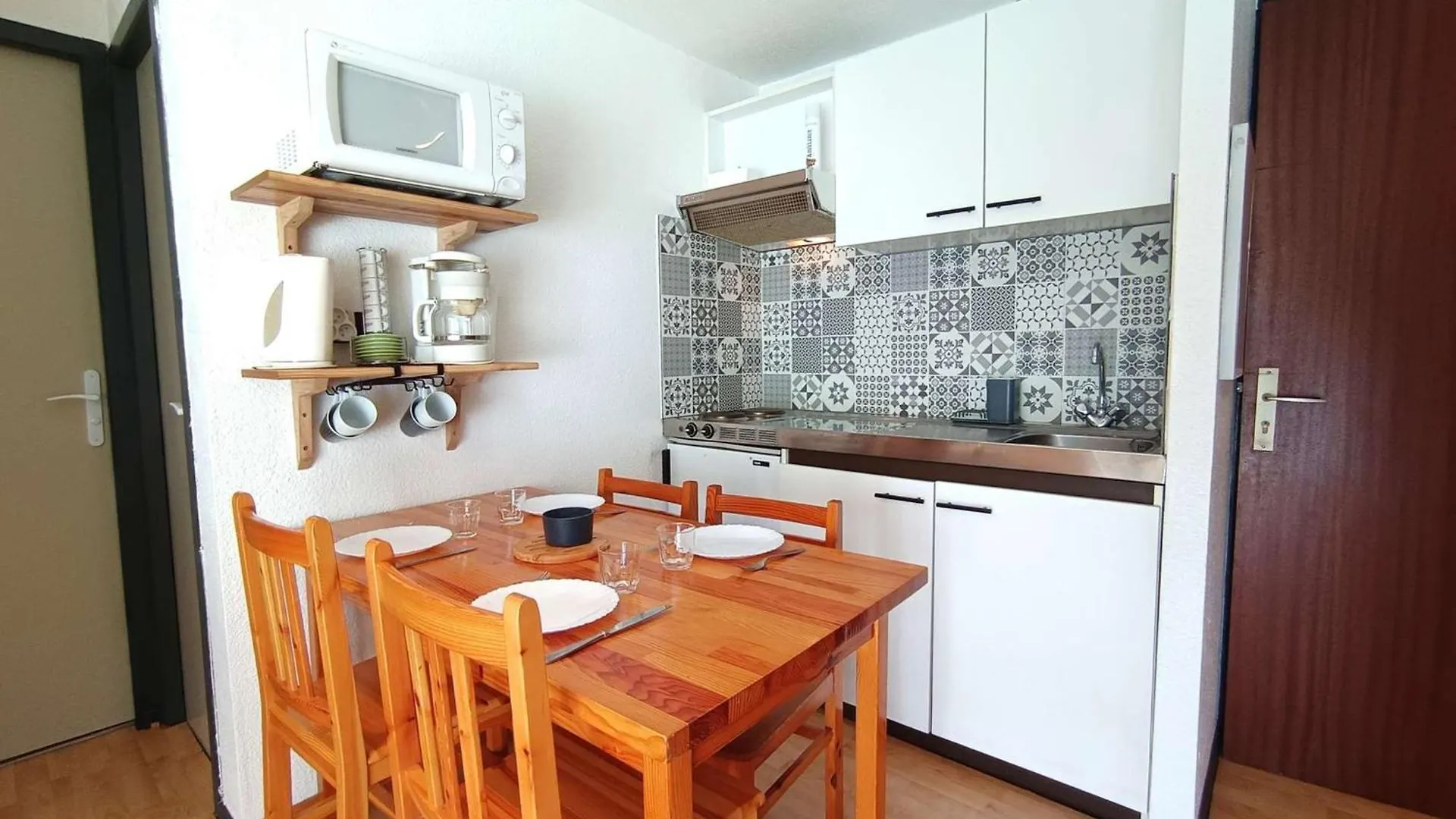Charmant T2 Avec Terrasse Et Parking A Saint-Lary-Soulan - Fr-1-457-353 0*,